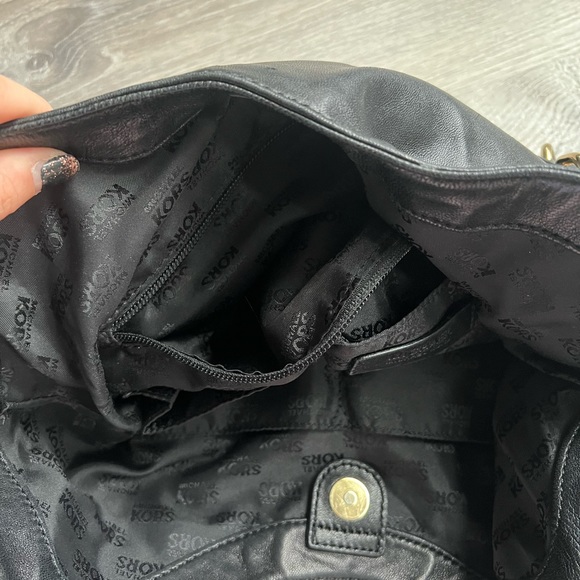 MICHAEL Michael Kors Lilly Tote Black Leather Shoulder Bag - Picture 4 of 5